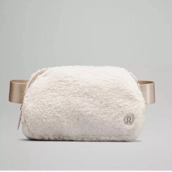 lululemon athletica Handbags - NWT Lululemon Fleece Everywhere Belt Bag 1L- Natural Ivory/ Trench